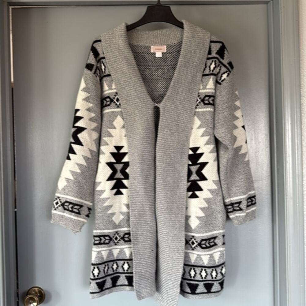 Kamana Gray Aztec Cardigan Knit Women's Sweater Long Sleeve Sz S Front Closure